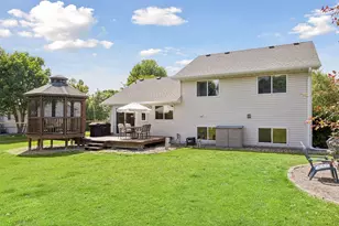 1049 Bonnieview Dr, Woodbury, MN 55129 - Photo 36
