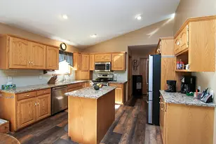 730 Tyler St SW, Hutchinson, MN 55350 - Photo 8