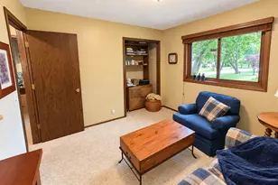 2811 Comstock Ln N, Plymouth, MN 55447 - Photo 10