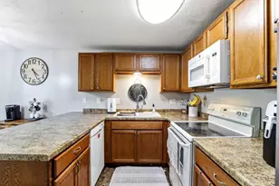 1480 Granada Ave N, Oakdale, MN 55128 - Photo 10