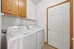 9769 Gable Dr, Eden Prairie, MN 55347 - Photo 14