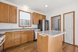 9769 Gable Dr, Eden Prairie, MN 55347 - Photo 10