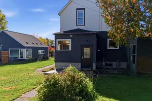 911 10th Ave, Two Harbors, MN 55616 - Photo 4