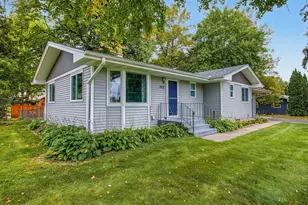 727 Tanglewood Dr, Shoreview, MN 55126 - Photo 2