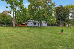 727 Tanglewood Dr, Shoreview, MN 55126 - Photo 4