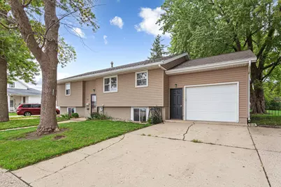 109 10th Avenue SE, Waseca, MN 56093 - Photo 4