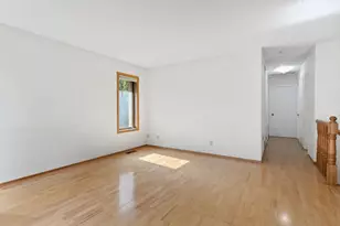 2764 Southlawn Dr, Maplewood, MN 55109 - Photo 8
