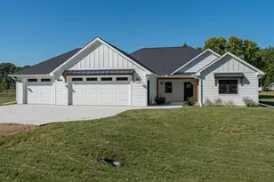 1720 High Tail Ln, Mankato, MN 56001 - Photo 1