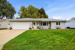 722 14th St NE, Owatonna, MN 55060 - Photo 1