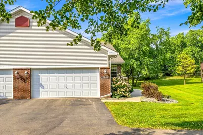 2442 Autumn Ridge Court, Chanhassen, MN 55317 - Photo 2