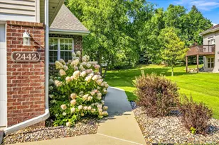 2442 Autumn Ridge Ct, Chanhassen, MN 55317 - Photo 4