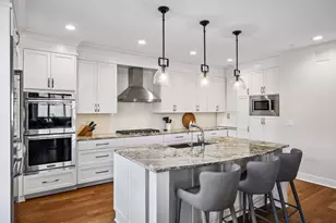 875 Lake St N, Wayzata, MN 55391 - Photo 8