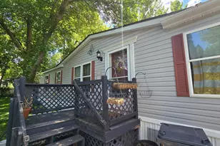 107 Hilton Ct, Mankato, MN 56001 - Photo 2