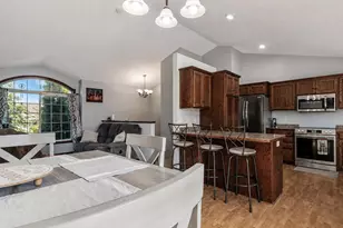 100 Olympic Ct, Mankato, MN 56001 - Photo 8
