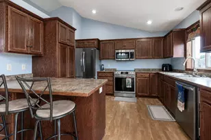 100 Olympic Ct, Mankato, MN 56001 - Photo 10