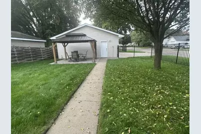 911 3rd Avenue NW, Austin, MN 55912 - Photo 2