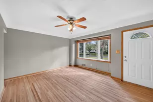 2431 Ridge Ln, Mounds View, MN 55112 - Photo 2