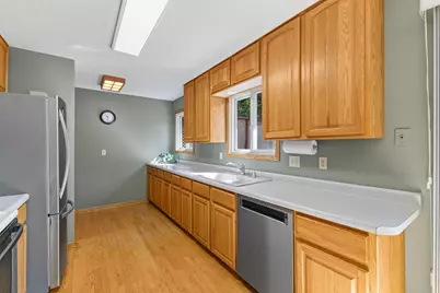 4212 Desoto Street, Vadnais Heights, MN 55127 - Photo 4