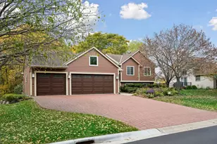 8685 Sycamore Ln N, Maple Grove, MN 55369 - Photo 2