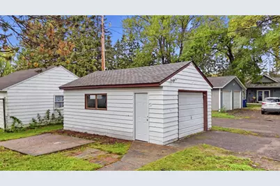 3813 3rd Avenue W, Hibbing, MN 55746 - Photo 2