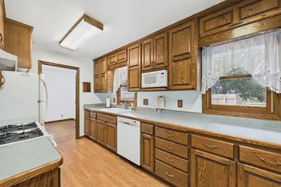 8831 Greenway Avenue S, Cottage Grove, MN 55016 - Photo 10