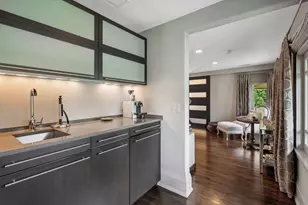 2409 E Lake Of The Isles Pkwy, Minneapolis, MN 55405 - Photo 20