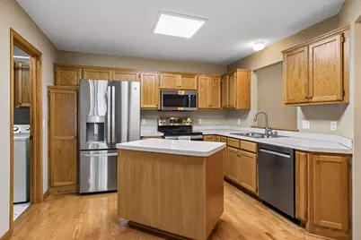 7658 Newbury Road, Woodbury, MN 55125 - Photo 10