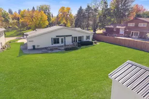 207 E Hollett St, Tracy, MN 56175 - Photo 2