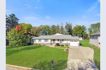 207 E Hollett Street, Tracy, MN 56175 - Photo 1