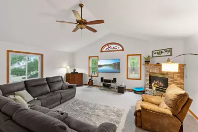 1464 Victoria Street N, Saint Paul, MN 55117 - Photo 2