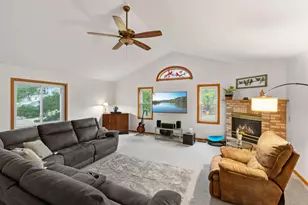 1464 Victoria St N, Saint Paul, MN 55117 - Photo 2