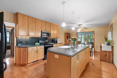 1464 Victoria Street N, Saint Paul, MN 55117 - Photo 4