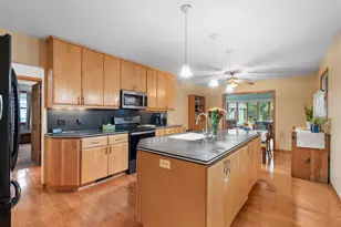 1464 Victoria St N, Saint Paul, MN 55117 - Photo 4