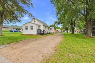130 4th Ave S, Foley, MN 56329 - Photo 2