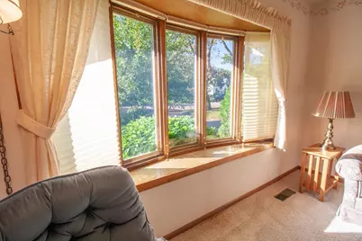 908 W Linden Street W, Fergus Falls, MN 56537 - Photo 28