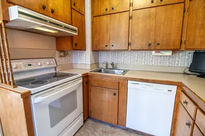 908 W Linden Street W, Fergus Falls, MN 56537 - Photo 20