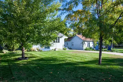 908 W Linden Street W, Fergus Falls, MN 56537 - Photo 4