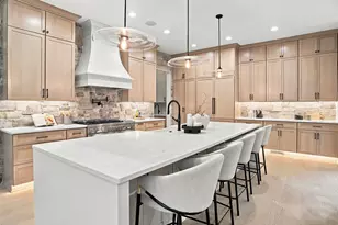 1426 Holdridge Cir, Wayzata, MN 55391 - Photo 18