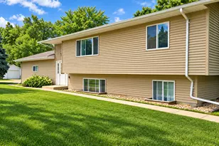 703 N 5th St, Marshall, MN 56258 - Photo 12