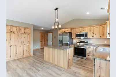 470 Spruce Drive, Staples, MN 56479 - Photo 6