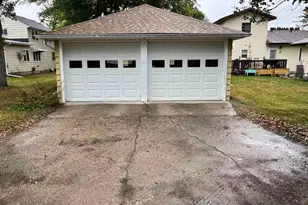 213 Tindolph Ave N, Thief River Falls, MN 56701 - Photo 22