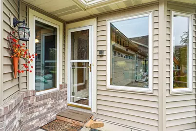 994 Stratford Lane W, Burnsville, MN 55337 - Photo 4