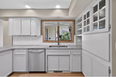 525 Sterling Street S, Maplewood, MN 55119 - Photo 6