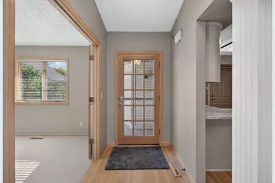525 Sterling Street S, Maplewood, MN 55119 - Photo 4