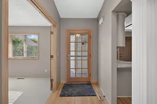 525 Sterling St S, Maplewood, MN 55119 - Photo 4