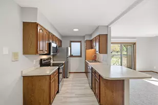 925 Bahls Dr, Hastings, MN 55033 - Photo 6
