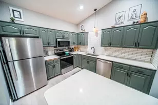 719 10th St SW, Pine Island, MN 55963 - Photo 8