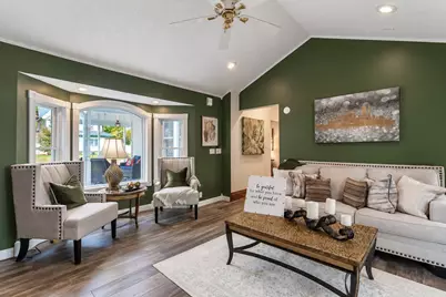 200 N Lexington Avenue, Le Center, MN 56057 - Photo 2