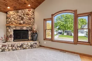 200 N Lexington Ave, Le Center, MN 56057 - Photo 30