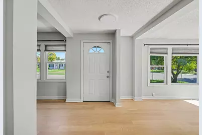 4403 Zane Avenue N, Crystal, MN 55422 - Photo 2